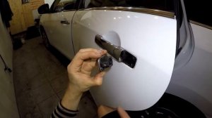 Снимаем дверную ручку задних дверей Nissan Almera 2012-2018год