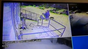 В Магадане на ребенка упала сосулька