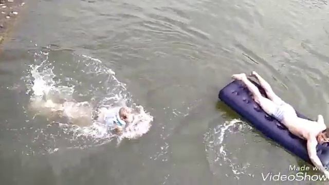 VLOG/КУПАЮСЬ В РЕКЕ/ смотреть онлайн