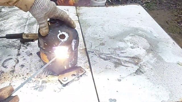 Печка из компрессора от холодильника. Отопление за копейки. Печка на отработке своими руками. смотреть онлайн