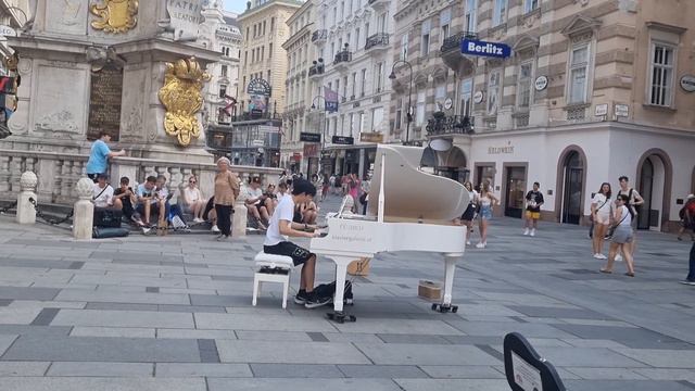 I play Tokyo Ghoul's "Unravel" in Vienna's Inner Stadt! смотреть онлайн