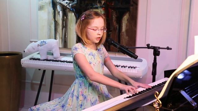 ВИКА СТАРИКОВА (10 лет) - ВЕТЕР ПЕРЕМЕН / VIKA STARIKOVA (10 years) - the WIND of CHANGE смотреть онлайн