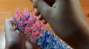 как сплести сердечко из резинок на станке