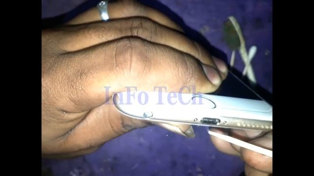 iPhone not charging/ iPhone charging connector Clean and repair/ iPhone stuck on red battery screen смотреть онлайн