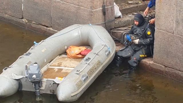 Водолазы на р Мойка СПб. 2019-08-21 133840 смотреть онлайн