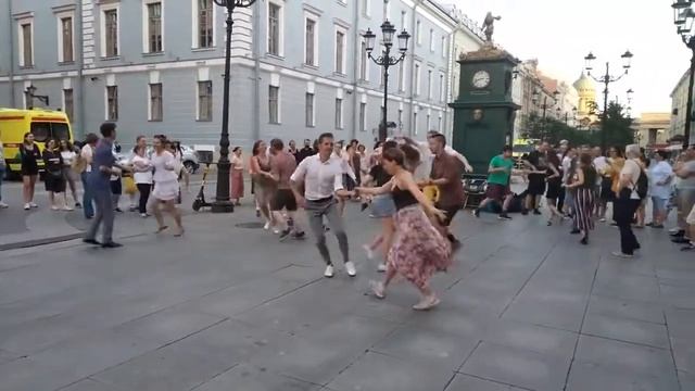 ТАНЦЫ НА МАЛОЙ КОНЮШЕННОЙ САНКТ-ПЕТЕРБУРГА смотреть онлайн