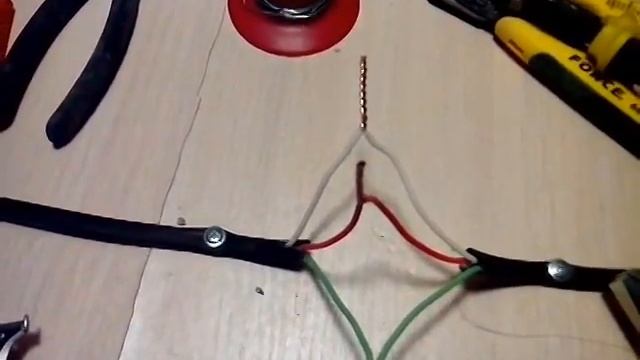 Электромонтаж.Применение пайки при скрутке проводов. смотреть онлайн