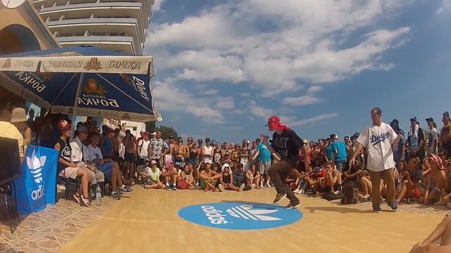 Yalta Summer Jam 2013 Back2Back|Top rock selection| Footwork squad смотреть онлайн