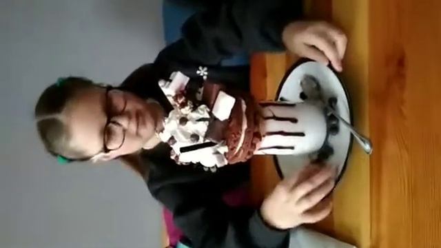 # что такое фрик шейк?/ Мама купила "малюсенький" коктейль/ смотреть онлайн