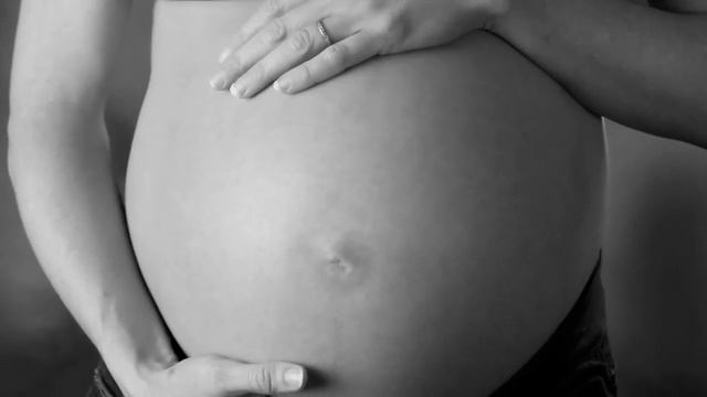 ШЕВЕЛЕНИЕ ПЛОДА | Почему ребенок сильно толкается внизу живота и чем это опасно смотреть онлайн