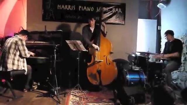 Kuba Pluzek Trio at The Harris Piano Jazz Bar,Krakow,Poland. смотреть онлайн