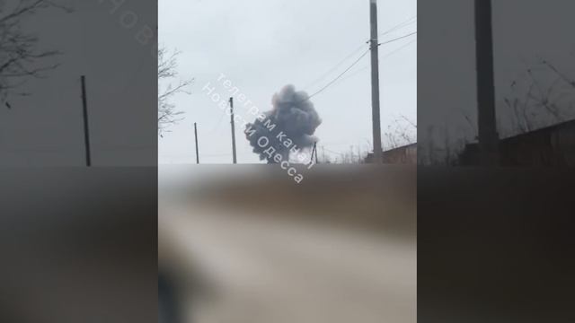 Один из прилетов в Одессе, после которых начались перебои со светом. смотреть онлайн