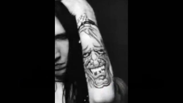 Marilyn Manson's Tattoo History смотреть онлайн