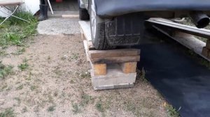 Эстакада для авто из досок и брусьев