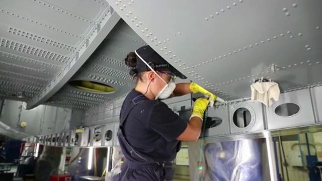 Aircraft manufacturing. Производство самолетов Sukhoi Superjet 100. Fabricación de aeronaves смотреть онлайн