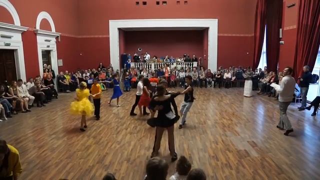 Хастл дети дебют (1) Турнир по хастлу и танго День танца ВДНХ 2016. смотреть онлайн