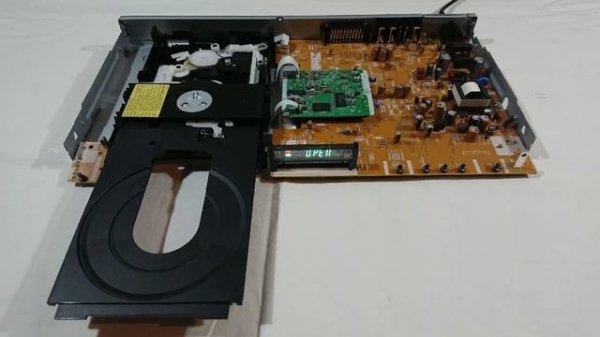 Panasonic DVD CD Player DVD-S295 001