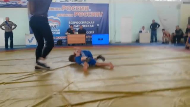 Греко-римская борьба. Самый тяжелый бой смотреть онлайн