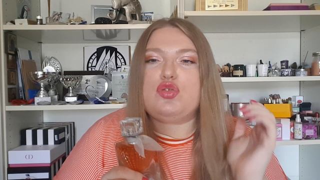 Белоцветочный Lancôme La Vie Est Belle L´Eclat! смотреть онлайн