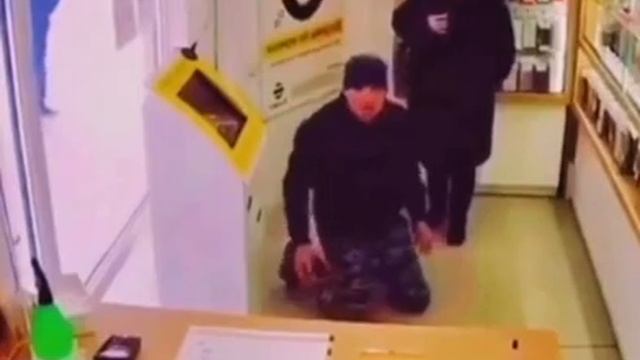 жалко того кто рядом???