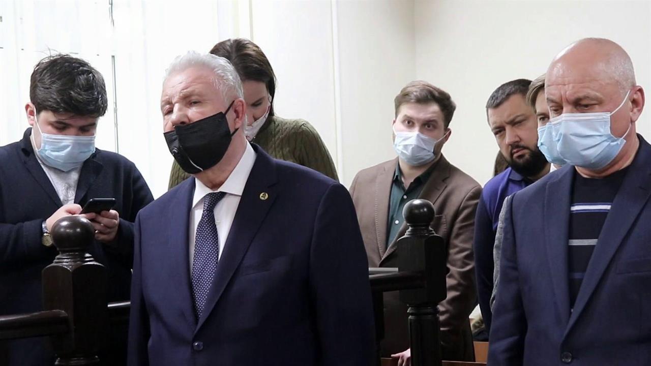 Бывший губернатор Хабаровского края Виктор Ишаев получил свой приговор за растрату смотреть онлайн