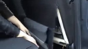 Установка подголовника с монитором и DVD в автомобиль | Как установить подголовник с монитором?