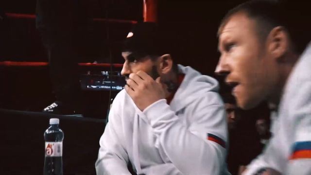 Шоу тяжеловесов Всемирного боксерского форума закончилось победой Илунгу Макабу смотреть онлайн
