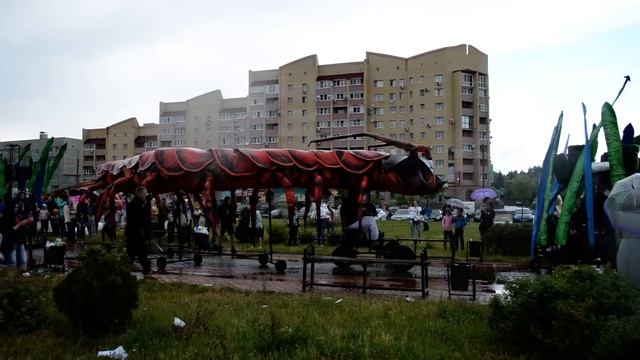 Выкса, АРТ-ОВРАГ, парад насекомых 1 смотреть онлайн