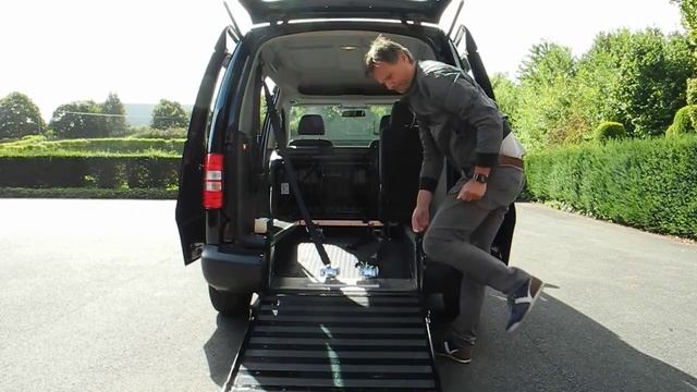 VW Caddy Roncalli DSG rollstuhlgerecht смотреть онлайн