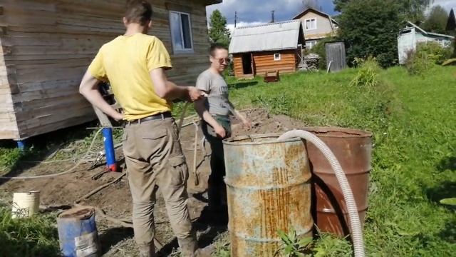 Много Грязи При Бурении Скважины. Пробурили Скважину Глубиной 32 Метра. смотреть онлайн