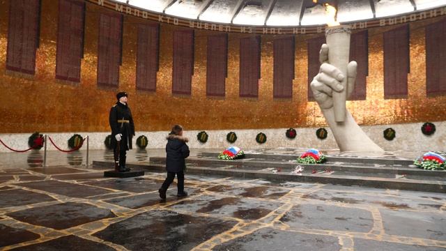 Стихотворение на Мамаевом Кургане 2022 смотреть онлайн