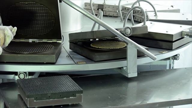 RS TT 2 - Waffle Cone Baking Machine (Semi-Automatic) смотреть онлайн
