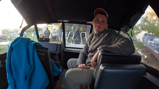 Ночуем в лодке на Озерне. Остановил ГИМС. Тяжелая рыбалка. смотреть онлайн