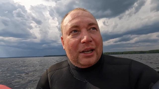 Открытие летнего сезона после запрета. Подводная охота в шторм. смотреть онлайн