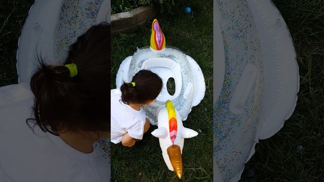 круг надувной единорогкруг надувной единорог смотреть онлайн