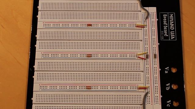 1-Bit Breadboard Computer P.01 – The MC14500 and 555 Clock Circuit смотреть онлайн