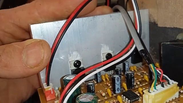 Красивые снаружи , красивые внутри ? Видео обзор активных колонок 2.1 Crown CMS-350 (35 Вт). смотреть онлайн