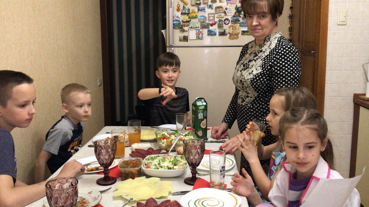 ВЛОГ Едем на День Рождения мамы Как сделать кокосовое молоко Идём на море смотреть онлайн