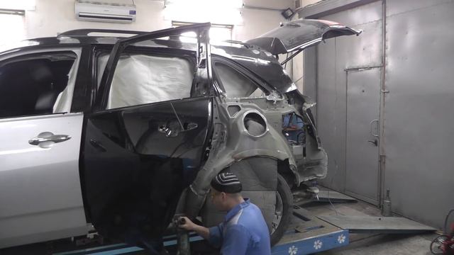 Acura. замена заднего крыла. Удаление лишнего и добыча нужного. смотреть онлайн