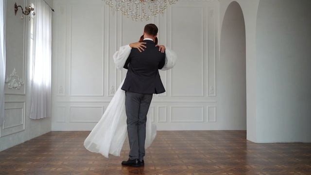 Юля+Дима, свадебный ролик с фотосессии в студии смотреть онлайн