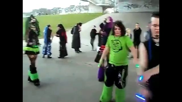 Cybergoths dance to Fireflies by Owlcity. смотреть онлайн