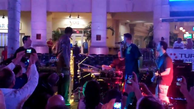 The Evil Monkeys performing 'What I Got" with Dennis Rodman смотреть онлайн