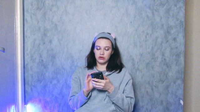 Зашла в CLUBHOUSE и перестала быть хорошим человеком. Также котиком.