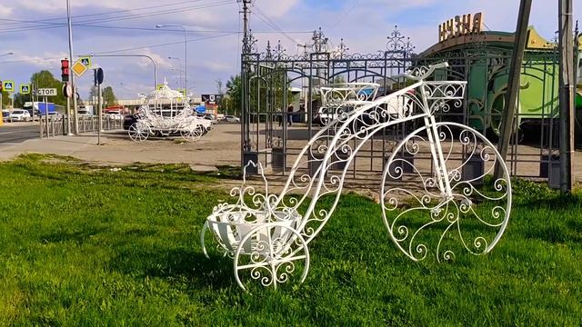 "Кузня", кованные изделия из чугуна в Уткиной Заводи на Октябрьской набережной в Санкт-Петербурге.. смотреть онлайн