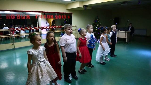 Молодежный центр, 1 смотреть онлайн