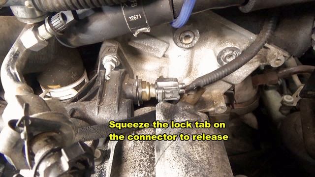 Engine Coolant Temperature (ECT) sensor replacement (2004 Ford Escape 3.0L 6-cylinder engine) смотреть онлайн