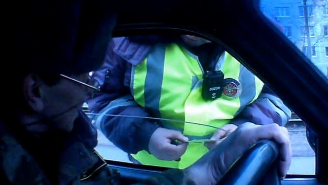 Коломна ДПС .ИДПС Глухов С.В.-"законодатель". ПДД-ЗАКОН утверждает он. смотреть онлайн