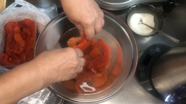 Икра форели .Как солить красную икру . Солим дома.#икра #форель#соление#икра смотреть онлайн