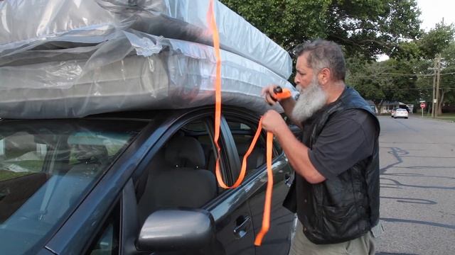 How to transport a mattress safely on top of any car or suv смотреть онлайн