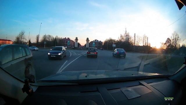 Видеорегистратор Subini D36 - День 1080p смотреть онлайн